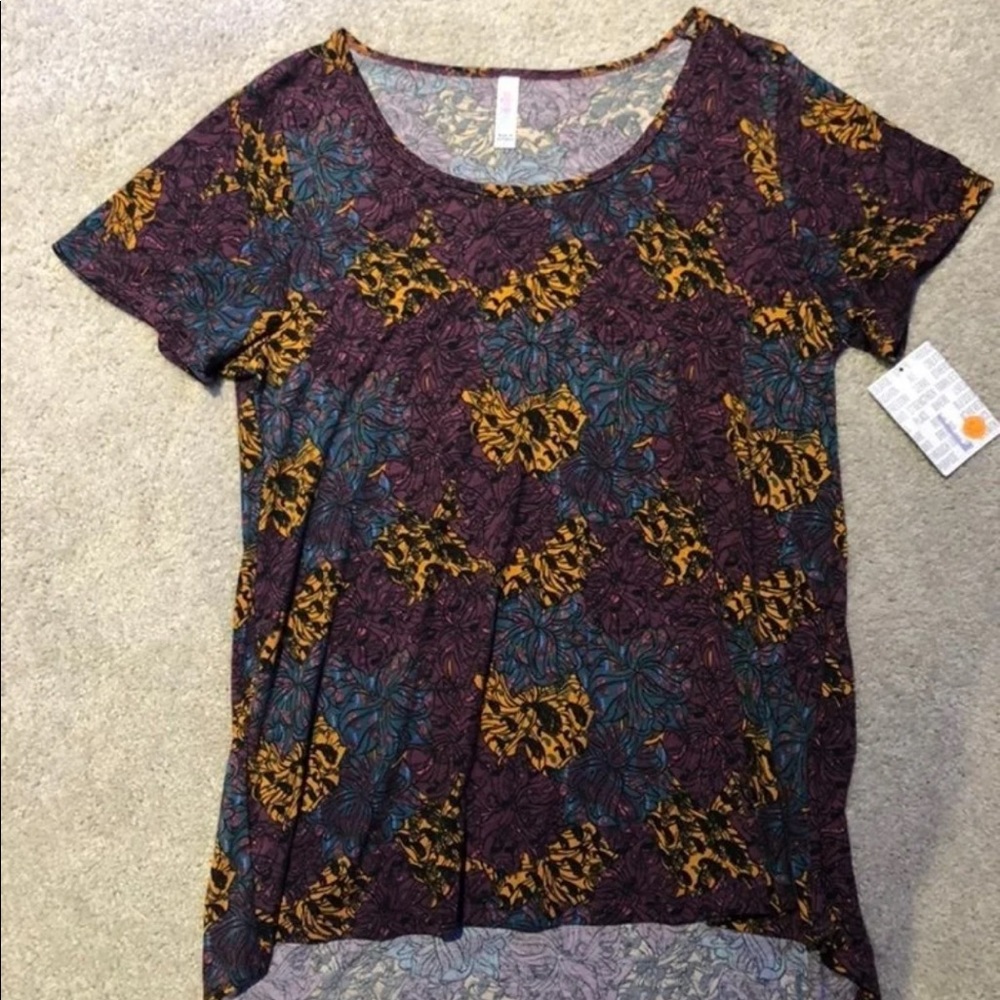 NEW Lularoe Classic T (L)